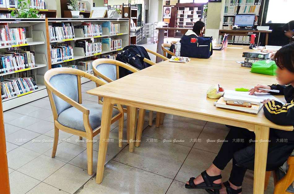 荷比沙發_圖書館閱讀室